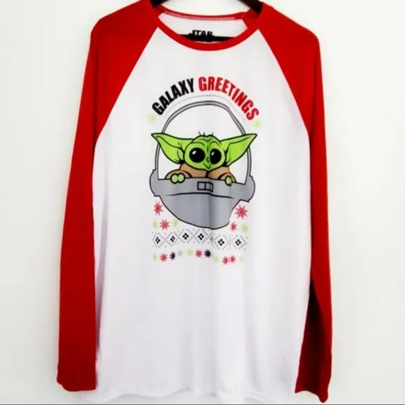Men's Large Star Wars Baby Yoda Galaxy Greetings Christmas shirt - Picture 1 of 2
